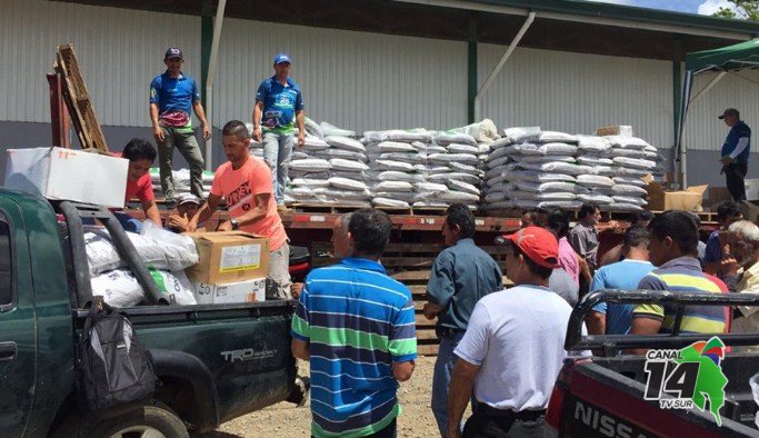 Productores de Asopro Veracruz en Pérez Zeledón reciben insumos