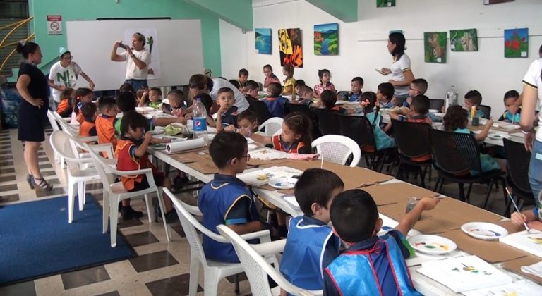 Estudiantes de preescolar exploraron el mundo del arte en un taller de pintura