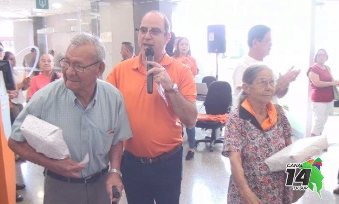 Adultos mayores recibieron agasajo en el Banco Popular en Pérez Zeledón
