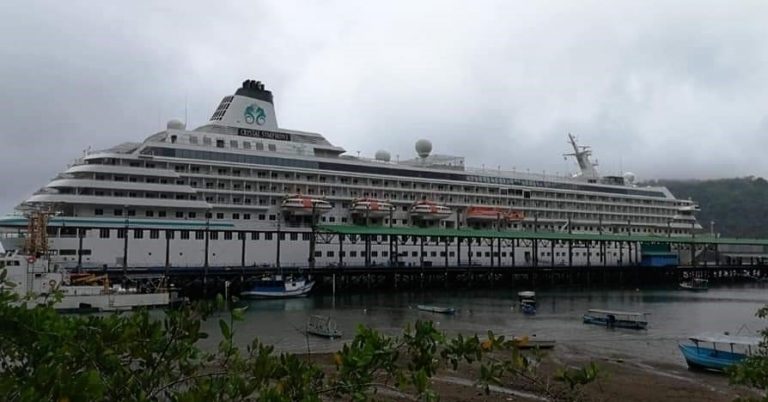 Más 1200 turistas llegaron a Golfito en el primer crucero de la temporada