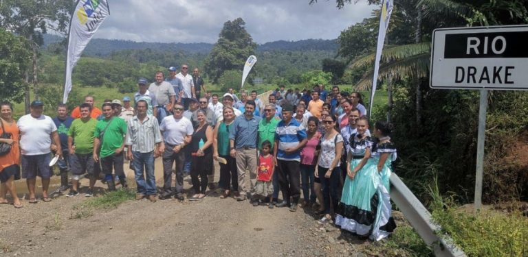 Inauguran puente que permite conectar a Drake con la Península de Osa