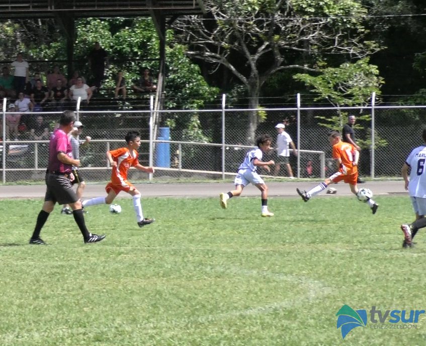 La Escuela del Valle se coronó en el torneo de fútbol 7 estudiantil ...
