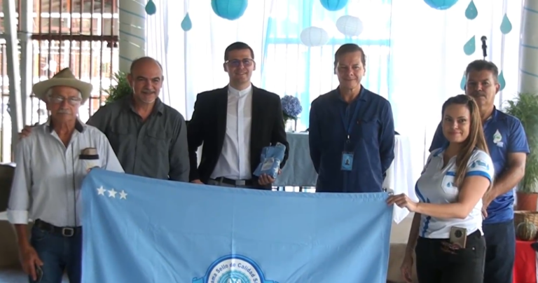 ASADAS recibieron el reconocimiento de bandera azul ecológica