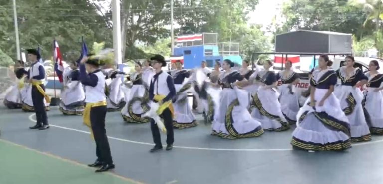 Liceo Unesco organiza el primer Festival de Danza Folclórica