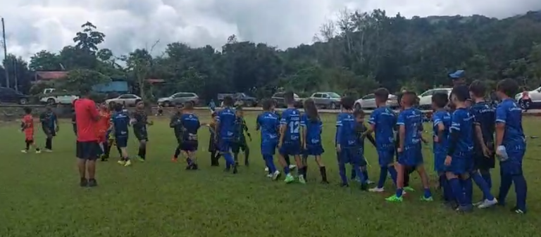 Escuelas de fútbol se reunieron en la cancha de Santa Rosa de Río Nuevo para impulsar el deporte