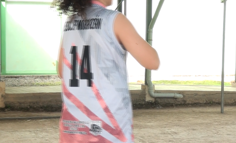 Equipo de la Escuela Morazán se prepara para participar en la final nacional de baloncesto 3 por 3