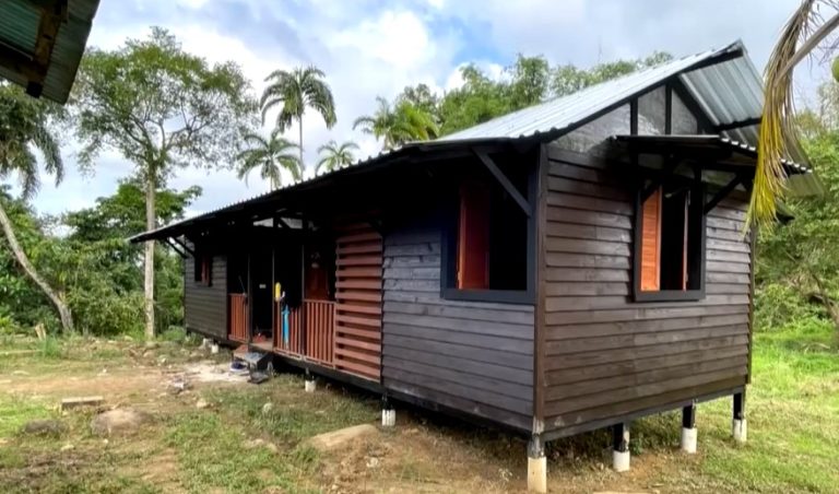 33 familias indígenas de La Casona en Coto Brus tendrán bono de vivienda