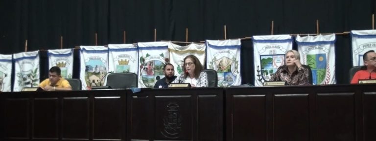 Rechazan moción de coalición para investigar a alcalde y vicealcaldesa por uso de abogados municipales en denuncia de familia de funcionario municipal