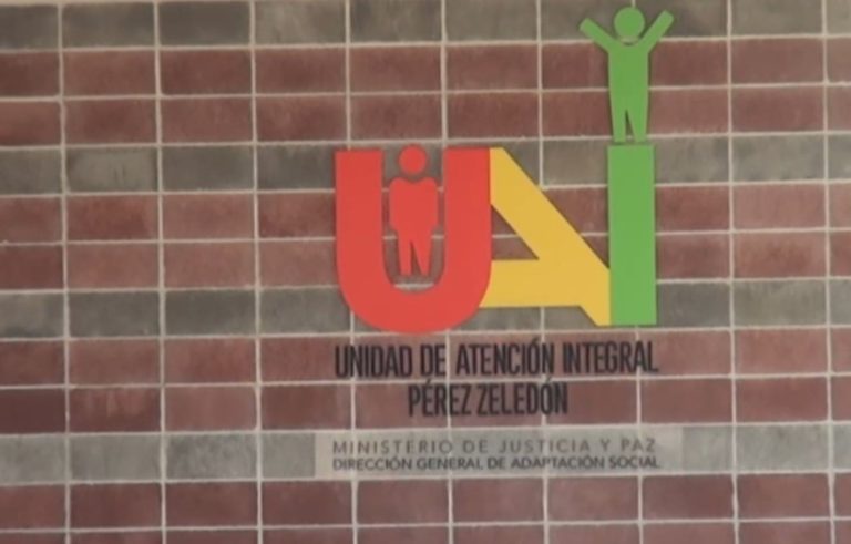 Cuatro detenidos en Centro Penal de Pérez Zeledón por tratar de meter ilícitos a la cárcel
