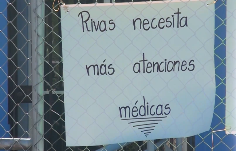 Vecinos de Rivas exigen mejoras en la atención de EBAIS, este miércoles cerraron por varias horas el centro médico