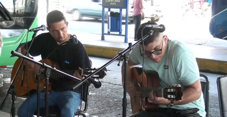 Con un concierto en la terminal de autobuses celebraron el Día del Artista Generaleño