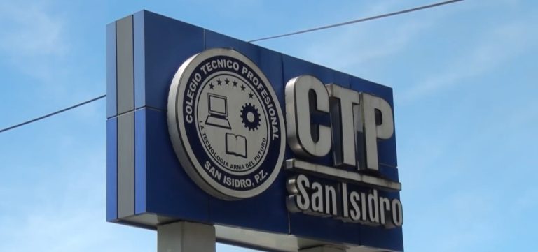 CTP San Isidro cuenta con 4 laboratorios móviles de inglés