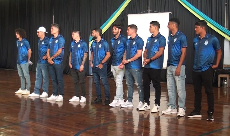 Jugadores del municipal de Pérez Zeledón visitaron el Centro De Educación Especial 