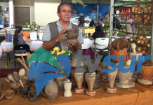 Mario después de su ceguera encontró la forma de hacer arte y salir adelante