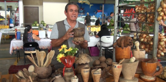 Mario después de su ceguera encontró la forma de hacer arte y salir adelante