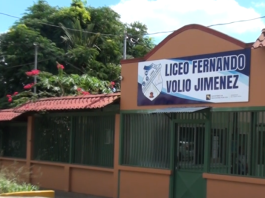 Padres de familia denuncian que a hijo no le quieren aplicar prueba de ampliación, ¿qué dicen en el colegio?