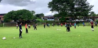 Entrenador de porteros de Saprissa llevó su experiencia a niños y jóvenes en Pedregoso