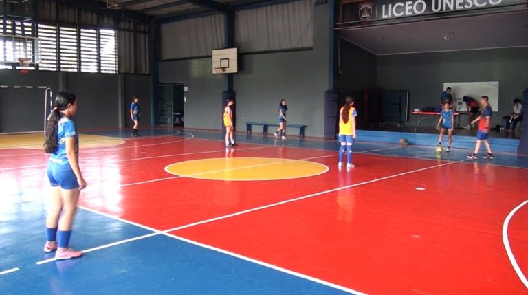 Liceo Unesco lleva el nombre de la Región Brunca a la final nacional de fútbol sala femenino