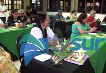 Adultos mayores fueron parte de una actividad de inclusión digital impulsada por Kölbi