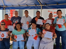 12 donantes de sangre altruistas recibieron un reconocimiento por el apoyo en el Hospital Escalante Pradilla