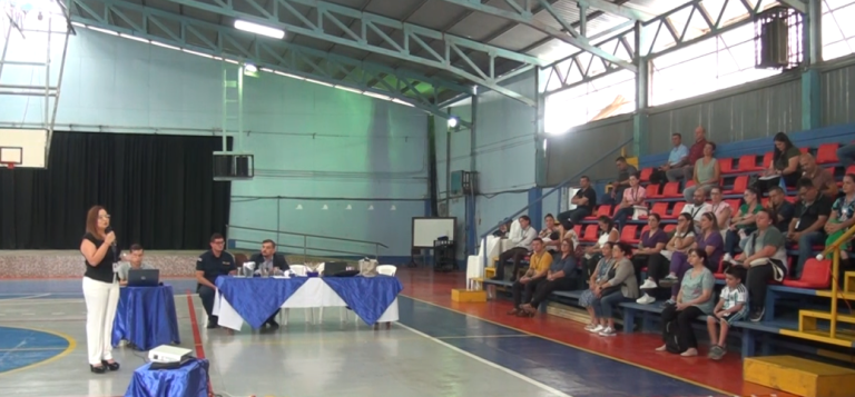 Continúan reuniones preventivas en centros educativos, ahora se reunieron con padres de familia